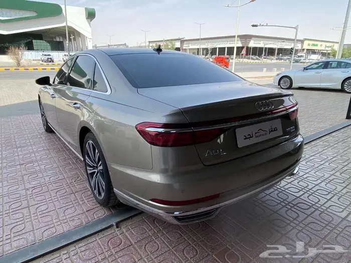 اودي A8L موديل 2019 ذهبي 5