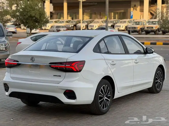 ام جي 5 استاندر الشكل الجديد 2025 اصفار 6