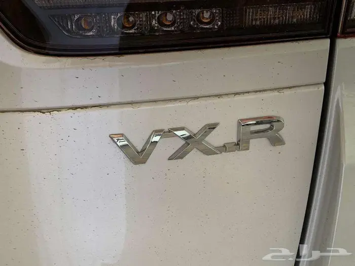 تويوتا لاندكروزر VXR بنزين فل كامل موديل 2023 12