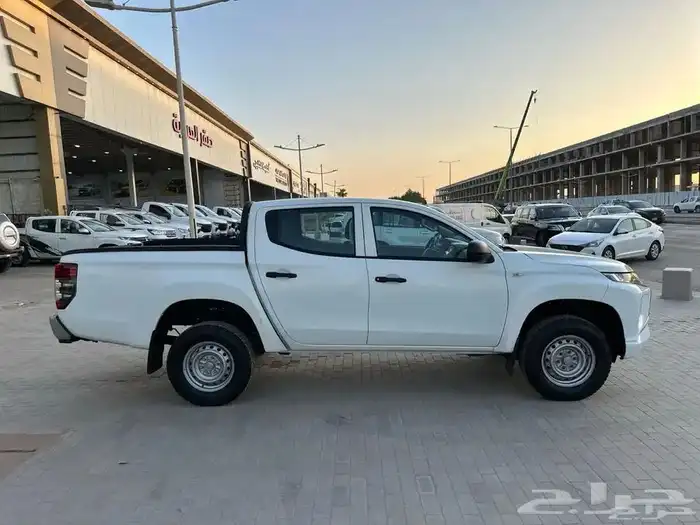 ميتسوبيشي L200 دبل ديزل 2021 8