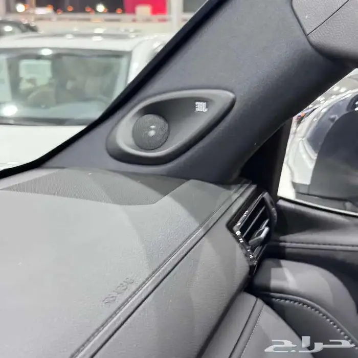 لاند كروزر VXR بريمي فل كامل 2025 15