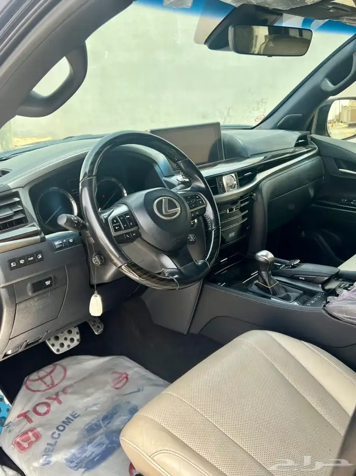جيب لكزس 570 lx 3