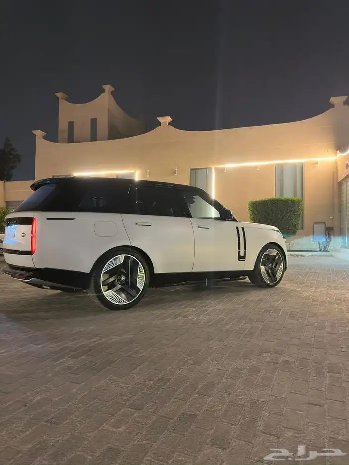 رنج روفر اوتوبيوغرافي V8 2023 ناغي كامل المواصفات طلبيه 4