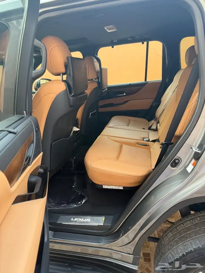 لكزس LX600 فل كامل 2023 ممشى 48 الف 2