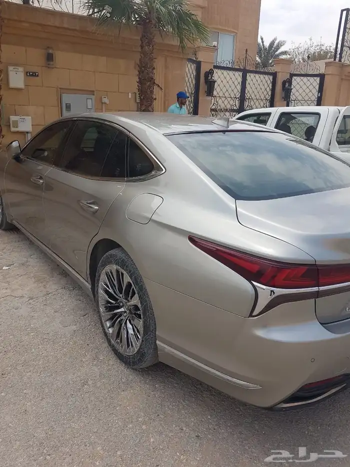 وارد عبداللطيف جميل 2018 ممشى 80 الف LS500 لكزس 7