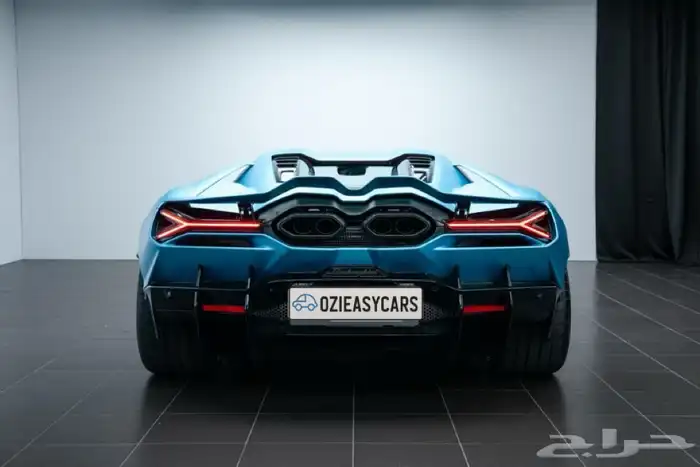 لامبورجيني ريفولتو 2025 Lamborghini Revuelto 2