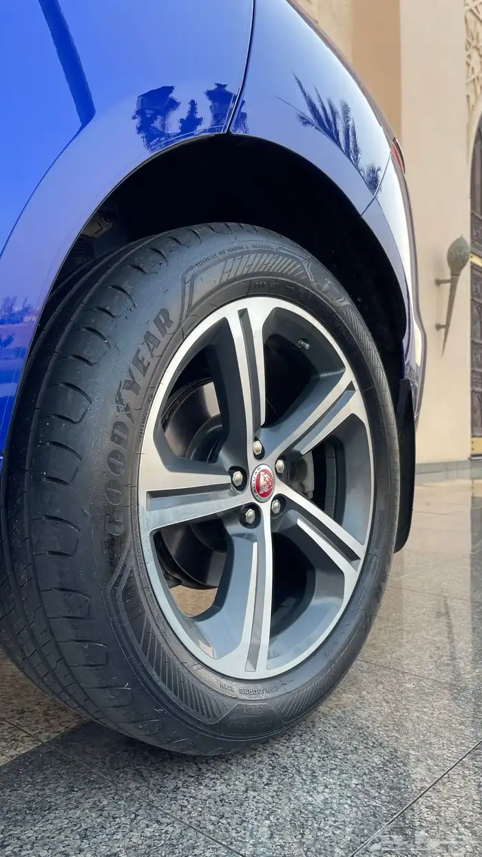 جاكوار F pace (77KM) 6