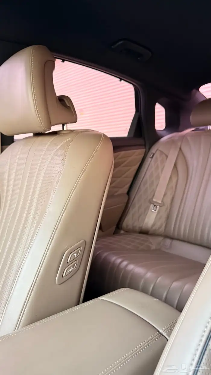 كيا K8 2022 ( بنزين ) فل اوبشن بحالة الوكالة 20