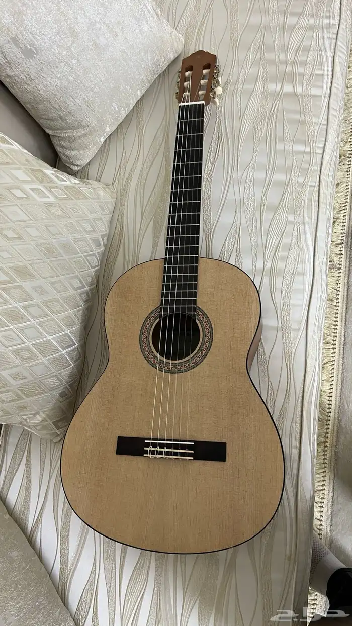 غيتار ياماها Yamaha 1