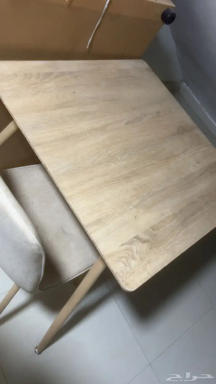 طاوله طعام مستخدمه 1