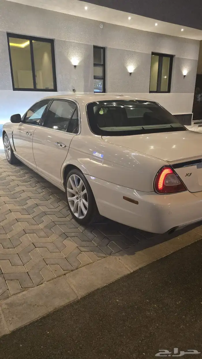 جاكوار اكس جيه 4