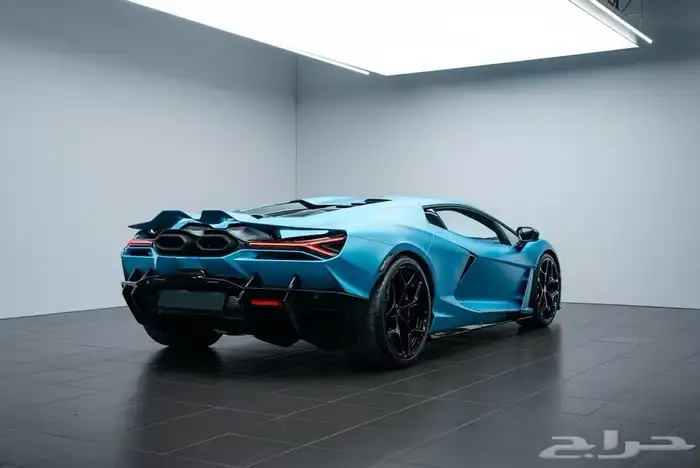 لامبورجيني ريفولتو 2025 Lamborghini Revuelto 1
