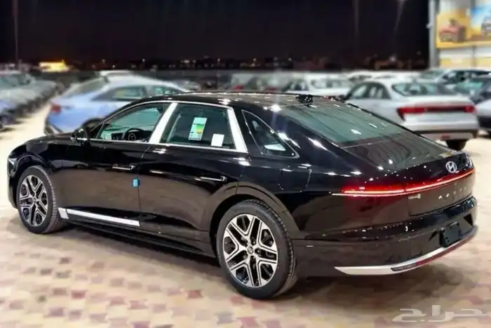 أزيرا بريميوم اسود 2025 2
