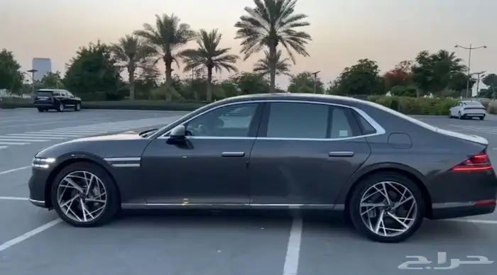 للبيع جينيسيس G90 موديل 2022 3