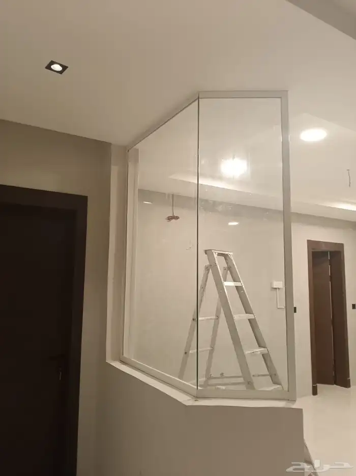معرض زجاج وبراويز 4