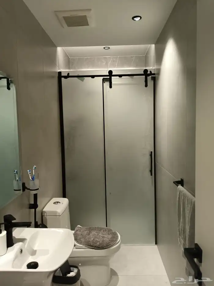 معرض زجاج وبراويز 10