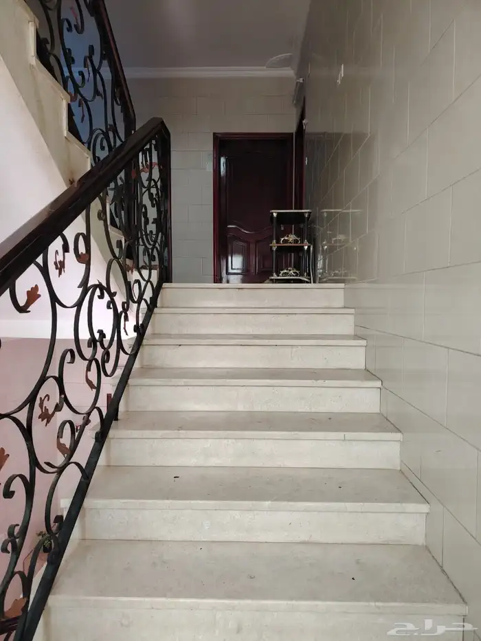 عماره للبيع في المدينه المنوره بجوار الاستاذ الرياضي 2