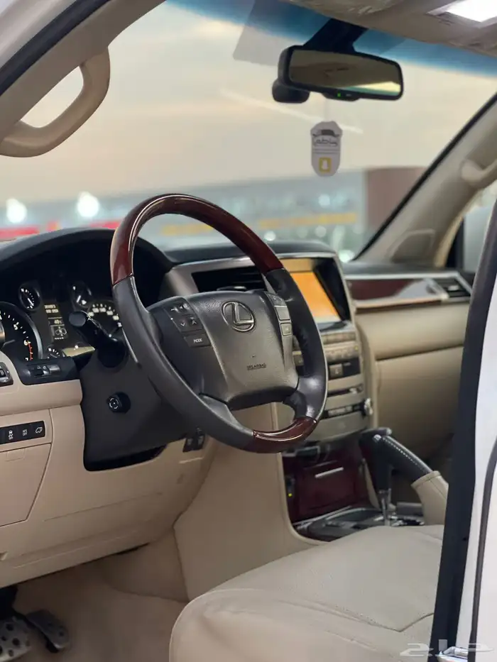 لكزس LX 570. 2015 14