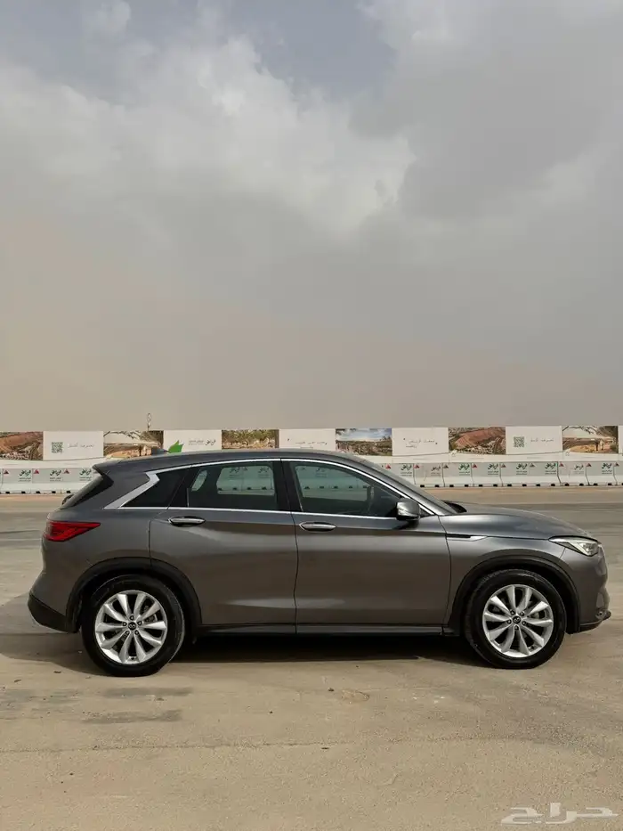 للبيع سيارة انفنتي QX50 (المالك الأول) 14