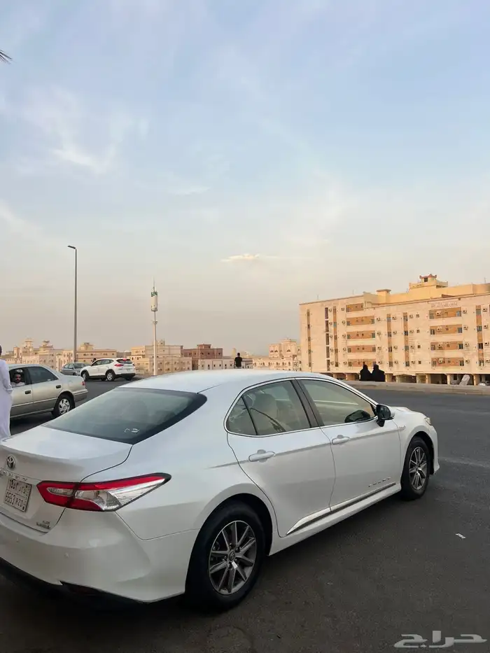 تويوتا كامري LE هايبرد 2020 9