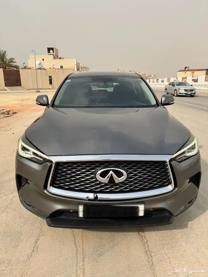 للبيع سيارة انفنتي QX50 (المالك الأول) 17
