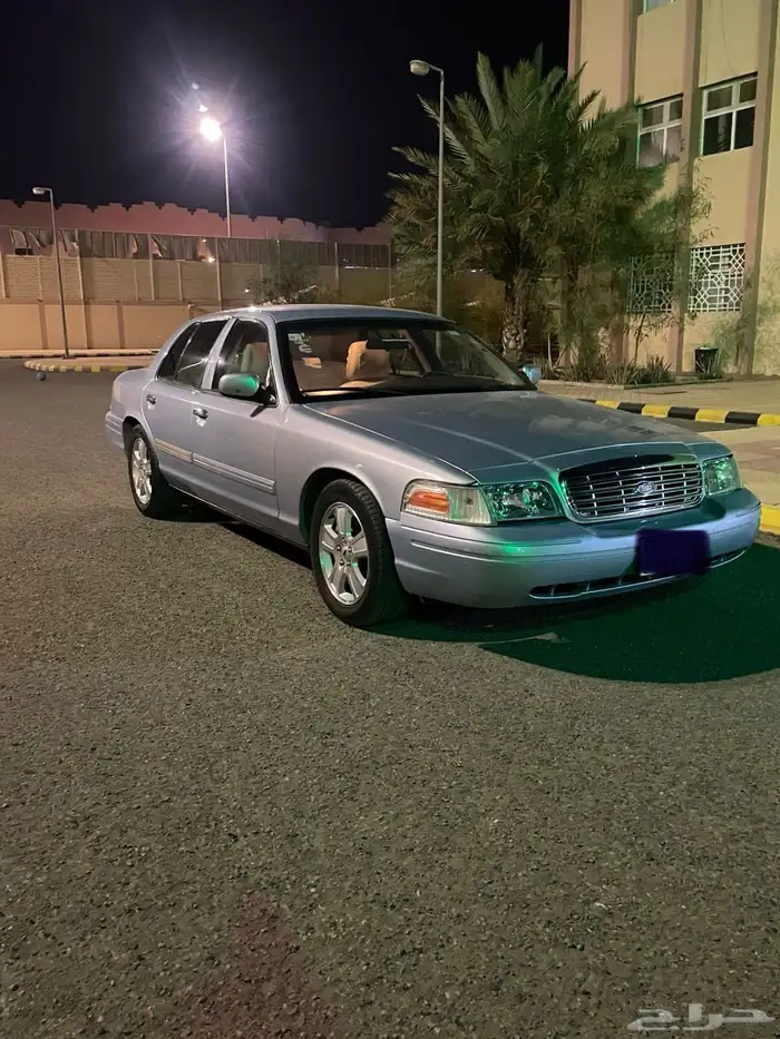 فورد كروان فكتوريا استخدام أمريكي 0