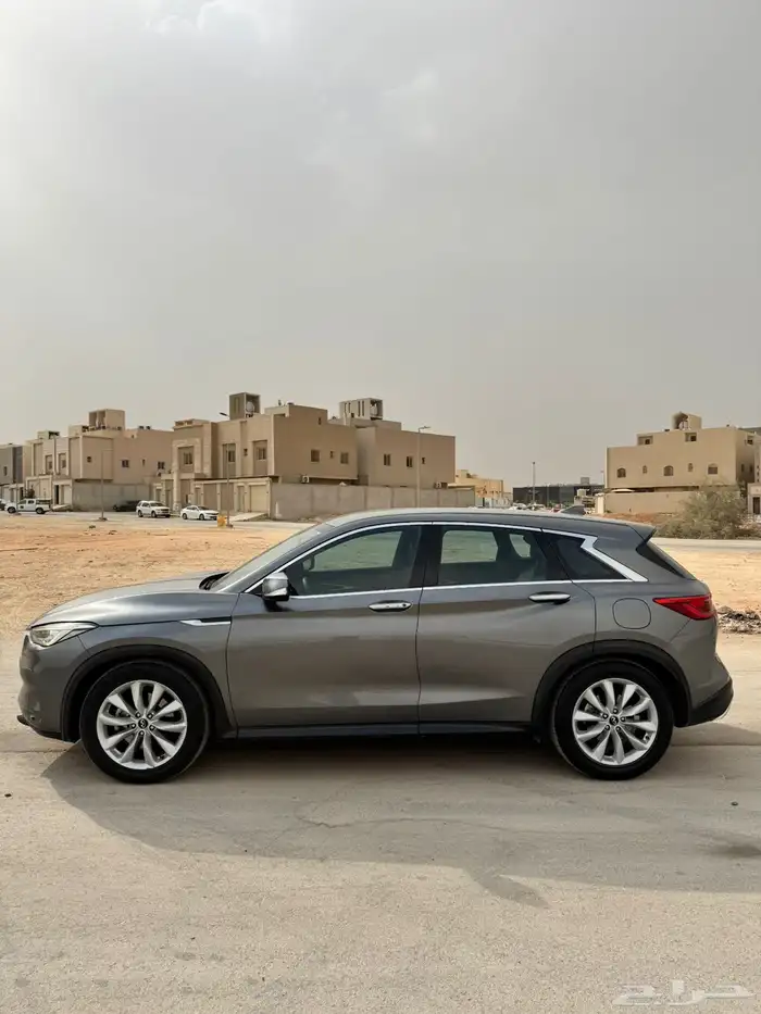 للبيع سيارة انفنتي QX50 (المالك الأول) 11