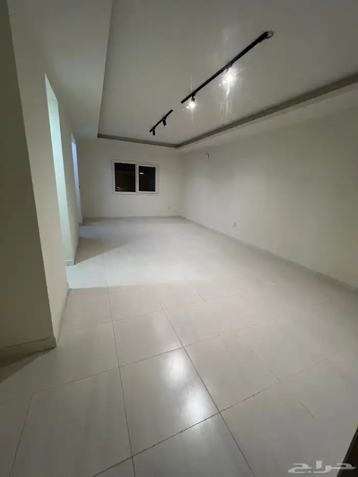 للإيجار فله حي المطار الايجار سنوي 52 الف شهري 5000 3
