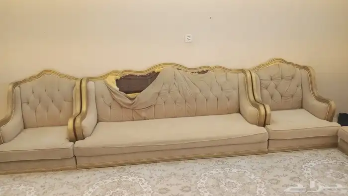 كنب للبيع بس يبيله تلبيس قطعه وحده ولا الكنب اموره طيبه 1