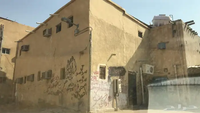 فرصة استثمارية في موقع حيوي جدا بالعمالة حي العود 0