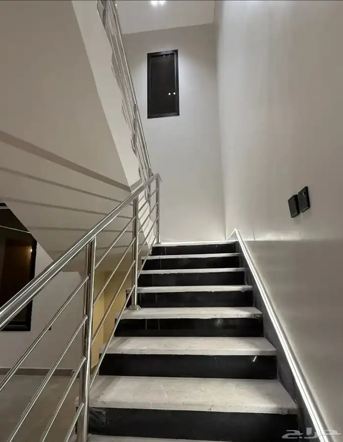 فيلا روف للبيع حي الشفاء مدخل مستقل 7