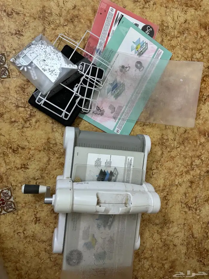 للمشروع. ملزمات. ملفات مطويات وغير ذلك 0