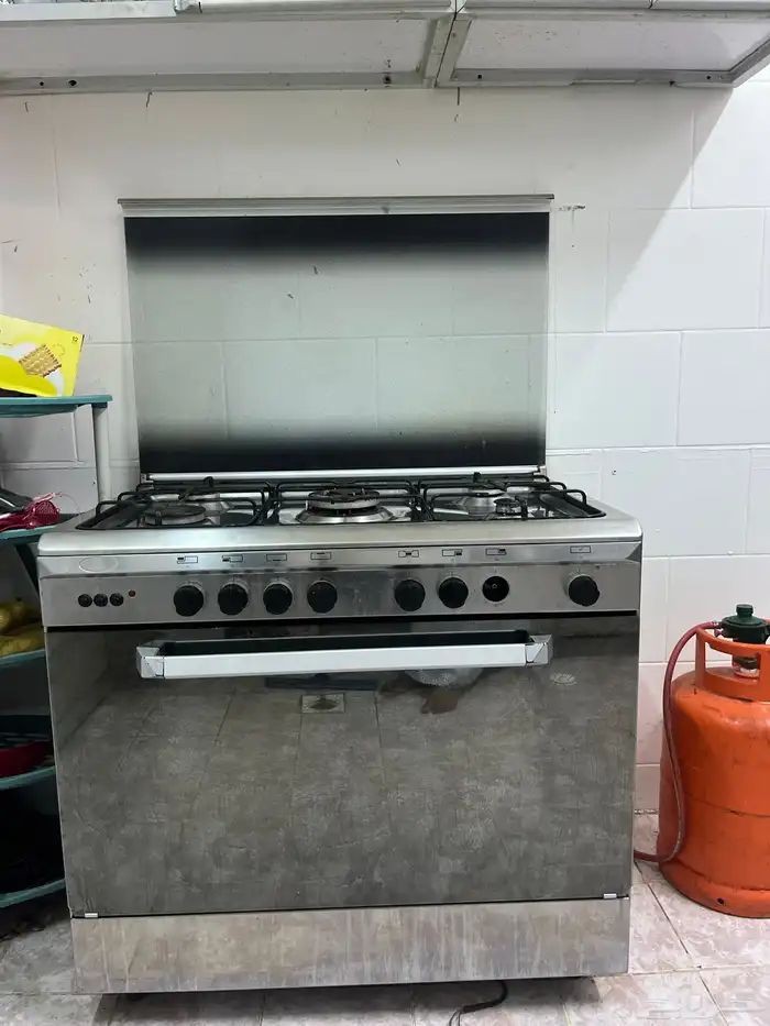 مطبخ للبيع مع ثلاجه 11 درم وفرن 5 عيون كلش شغال عشرط جديد 2