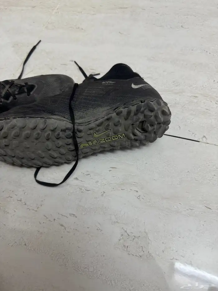 جزمة كرة قدم نايك 0