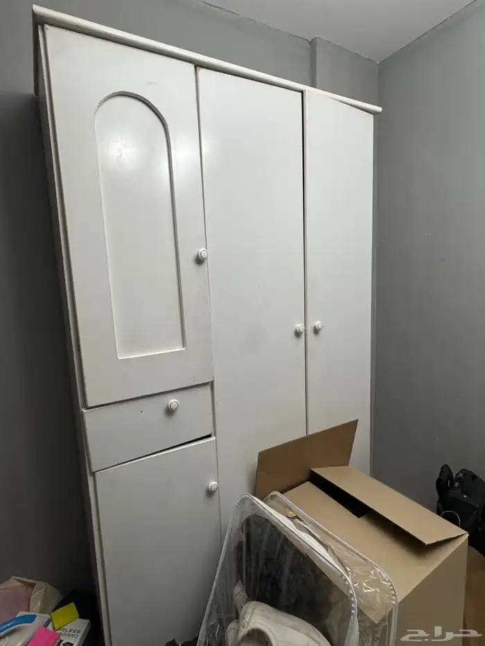 غرفة نوم و طاولات و كنب و جهاز رياضي 2