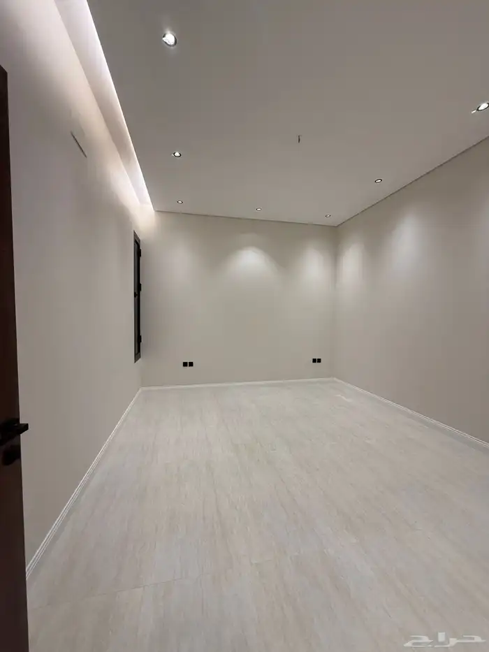 للبيع شقق ارضيه وشقق علويه ف ابها المحاله حي الغدير 20