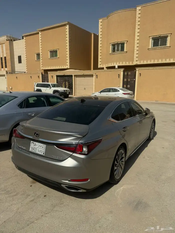 لكزس es 350 2019 للبيع 3