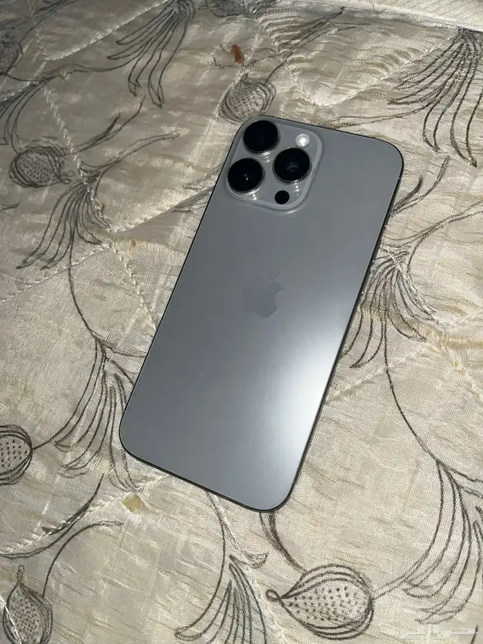 آيفون 16 برو ماكس استعمال خفيف. 0