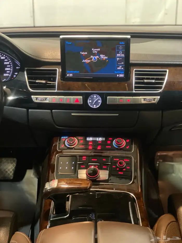 اودي A8 2014 عداد ((144الف)) بحاله نظيفة جدا 11