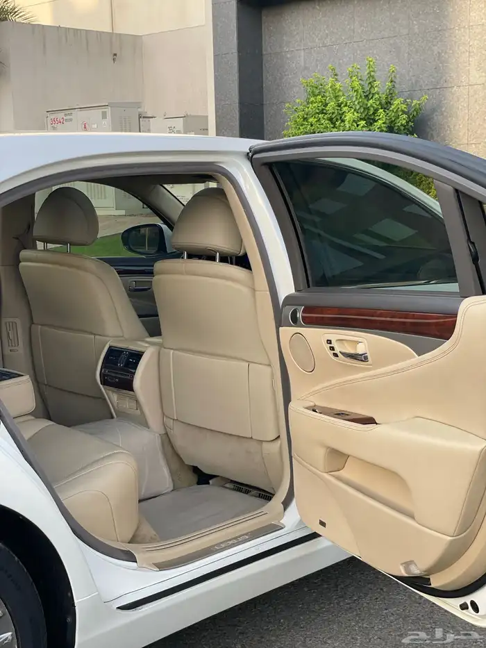 لكزس - LS460 - لارج - 2015 - سعودي 13