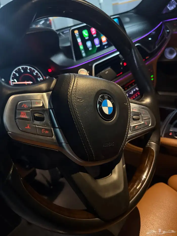 بي ام دبليو 750li 2018 بعقد صيانة ناغي 10 سنوات ممشى قليل 10