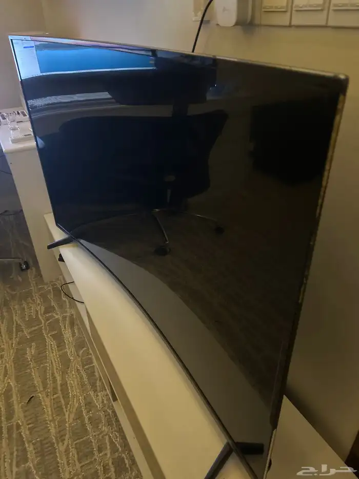 شاشه kmc 65 بوصه منحنيه 1