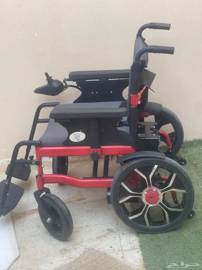 عربيه كهرب تحتاج بطاريه وشاحن فقط نضيفه جدا 1
