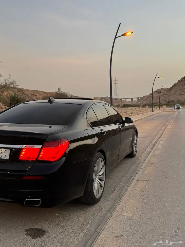 BMW750 2012 للبيع 5