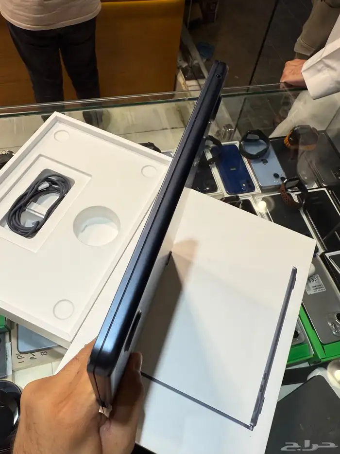 ماك بوك   آير 2024 معالج M2 بكرتونه واغراضه 256 قيقاء 6