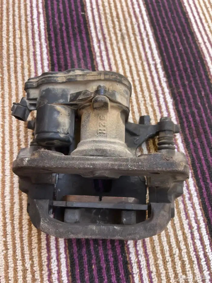 كليبر كامري يمين ورا من 19 ل 24 0