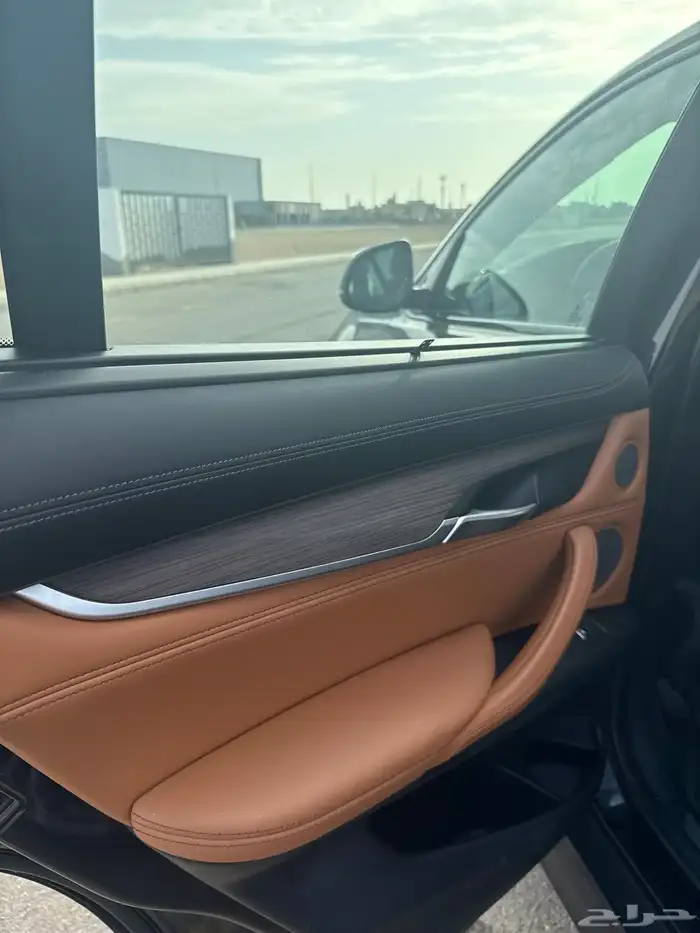 بي ام X6 مخزن 23