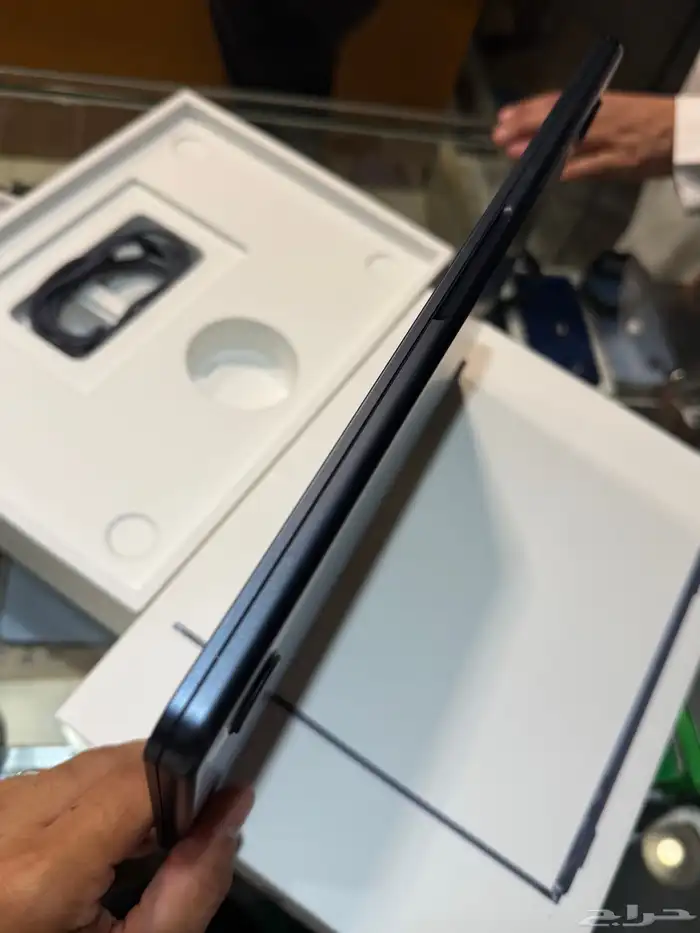 ماك بوك   آير 2024 معالج M2 بكرتونه واغراضه 256 قيقاء 9