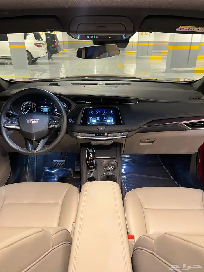 كاديلاك XT4 شبة جديد 2023 42