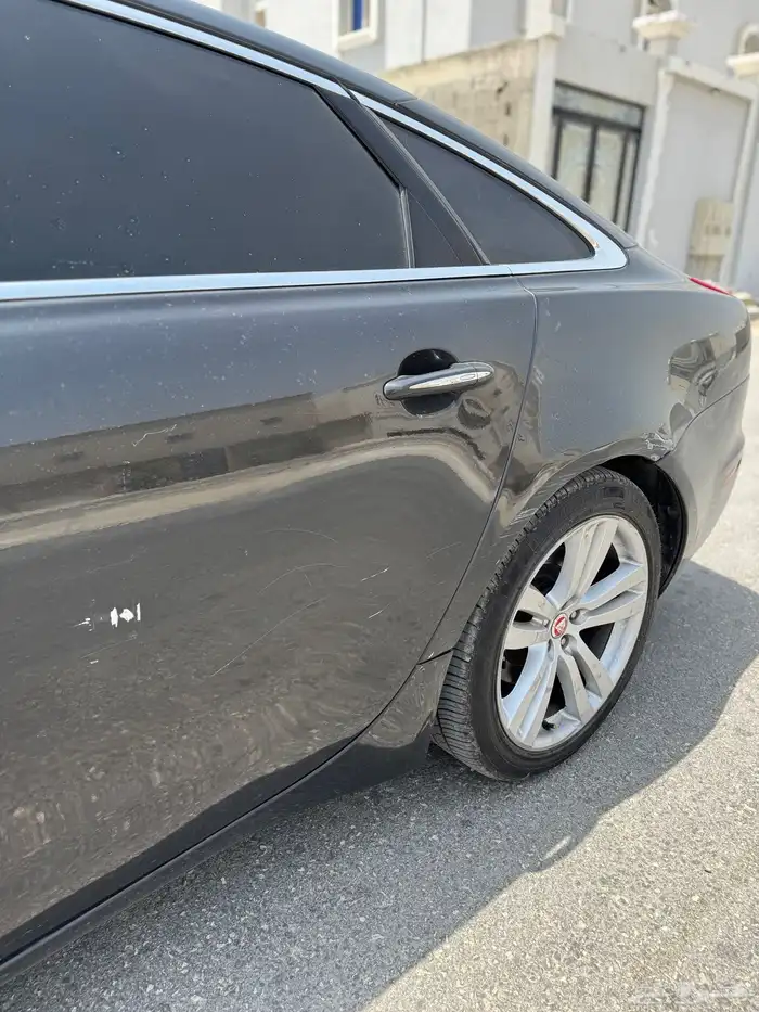 للبيع جاكوار xj 2015 4
